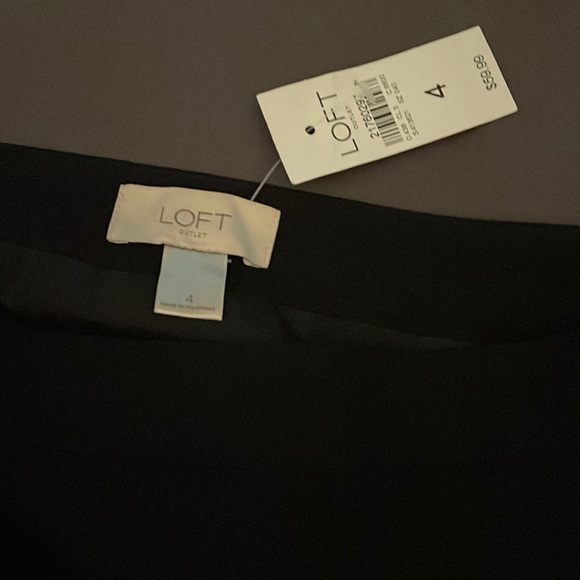 LOFT black scallop dressy skirt, size 4, tag still on - Picture 2 of 3